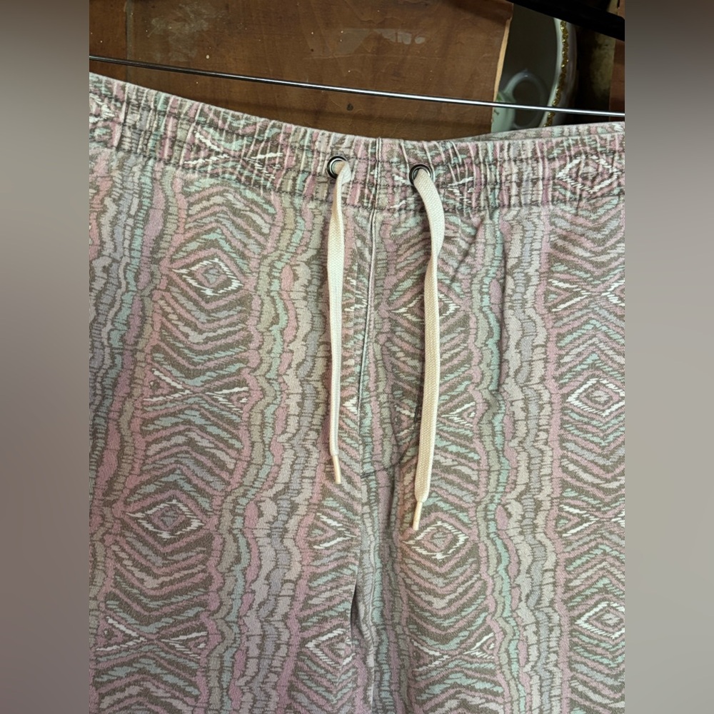 PacSun Volley Geometric Patterned Pink Gray Shorts Sz M - Picture 3 of 6